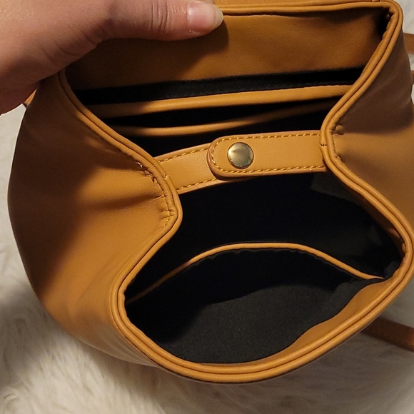 Backpack 🎒 - Picture 4 of 5